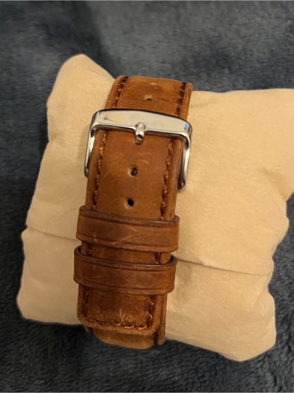 GUESS Silver Thick Bezel with Brown Dial and Tan Leather Strap | Excellent! - Picture 4 of 5